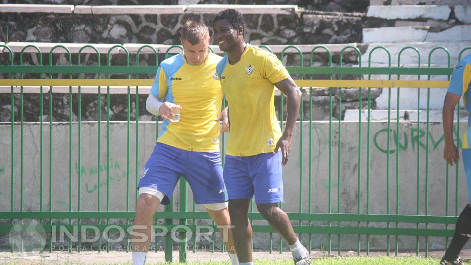 Skuat Gresik United saat menggelar latihan. Copyright: © Fajar Kristanto/INDOSPORT